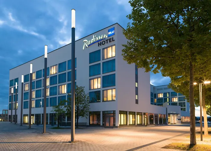 Отель Radisson Blu 4*